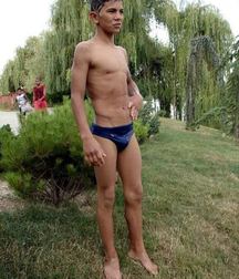 shirtless boys 5d10eac8e925a.jpg