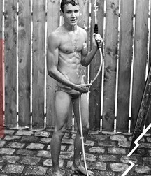 shirtless boys 5d1378f8802c7.jpg