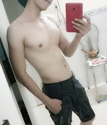 shirtless boys 5d137964c5ad4.jpg