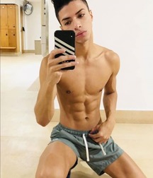 shirtless boys 5d14da3c63ac2.jpg