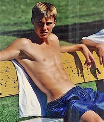 shirtless boys 5d176e9aa6c67.jpg