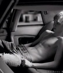 shirtless boys 5d187512736c6.jpg