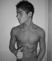 shirtless boys 5d1878056d73c.jpg