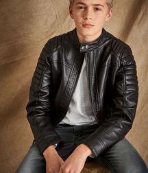 Boys 5d1ba92c2a072.jpg
