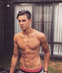 shirtless boys 5d1bb12815759.jpg