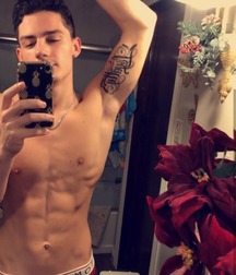 shirtless boys 5d1bb13c2df97.jpg