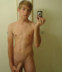 Boys with a boner 5d1e3f8e8e9fc.jpg