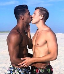 shirtless boys 5d21a21ca728a.jpg