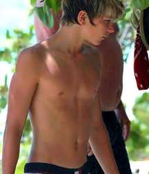 shirtless boys 5d2380b005a3d.jpg