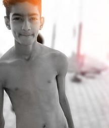 shirtless boys 5d25f11c99460.jpg