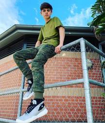 Boys 5d299be609c80.jpg