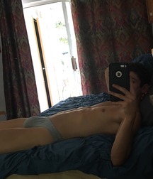 shirtless boys 5d2b0c1c7a734.jpg