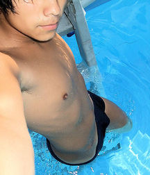 shirtless boys 5d2b0c3a11f50.jpg