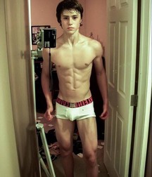 shirtless boys 5d2f1e794ca9e.jpg