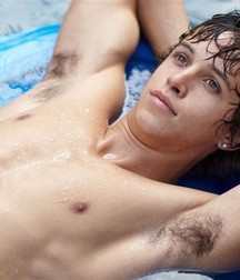 shirtless boys 5d2f1f07f2e40.jpg