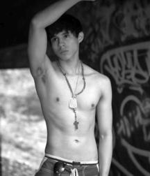 shirtless boys 5d2f20a119438.jpg