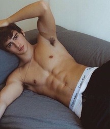 shirtless boys 5d2f21a39ea3e.jpg