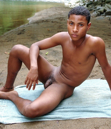 boys nude 5d2f26ea3a08d.jpg