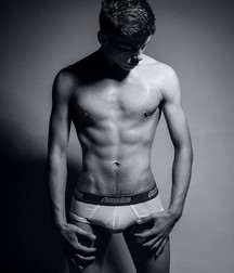 shirtless boys 5d3214ddcca2c.jpg