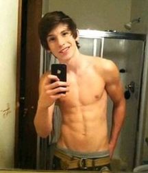 shirtless boys 5d32975533e8d.jpg