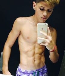shirtless boys 5d3297d4308ff.jpg