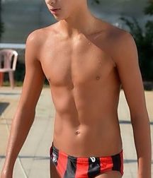 shirtless boys 5d32988d09092.jpg
