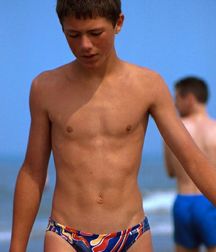 shirtless boys 5d3298b00dc5d.jpg