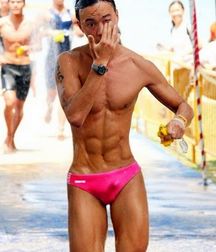shirtless boys 5d3298bfe1713.jpg