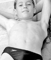 shirtless boys 5d32996965c66.jpg