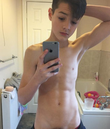 shirtless boys 5d329aa6af729.jpg