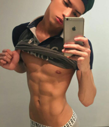 Boys 5d3344ceb1af8.png