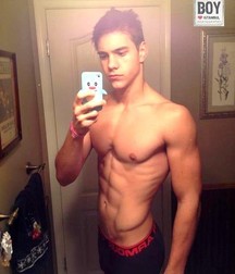 shirtless boys 5d33617124434.jpg