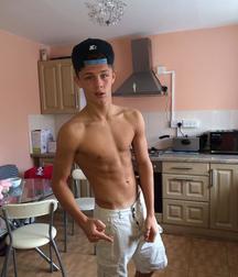 shirtless boys 5d3361c6b6c1d.jpg