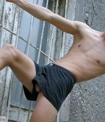 shirtless boys 5d3364201e51d.jpg