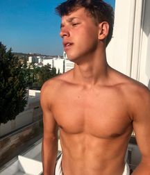 shirtless boys 5d38806de98de.jpg