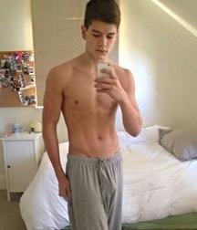 shirtless boys 5d39e38637af9.jpg