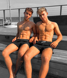 shirtless boys 5d39e5f5288c9.jpg