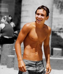 shirtless boys 5d39e6aea3aa2.jpg