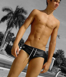 shirtless boys 5d39e6bef27b5.jpg