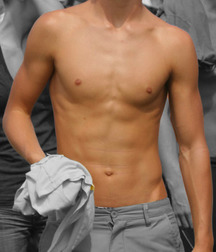 shirtless boys 5d39e7312f18c.jpg
