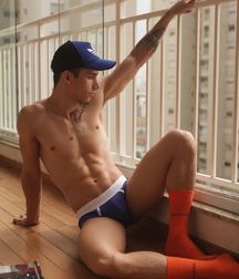 shirtless boys 5d3c6c69a3f66.jpg