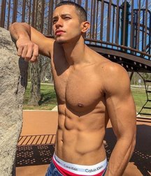 shirtless boys 5d3c6cf3cd168.jpg