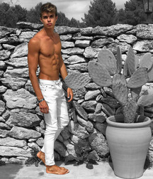 shirtless boys 5d3c6df0292a0.jpg