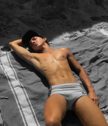 shirtless boys 5d3c6e068c66f.jpg