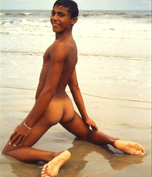 boys nude 5d3c866a5be99.jpg