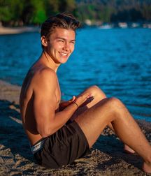 Boys 5d3d59475e725.jpg