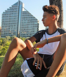 Boys 5d3d5a43141de.jpg