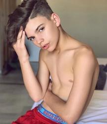 shirtless boys 5d3d61ac81049.jpg