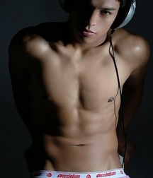 shirtless boys 5d3f16e0a1645.jpg