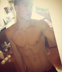 shirtless boys 5d3f17b810f38.jpg